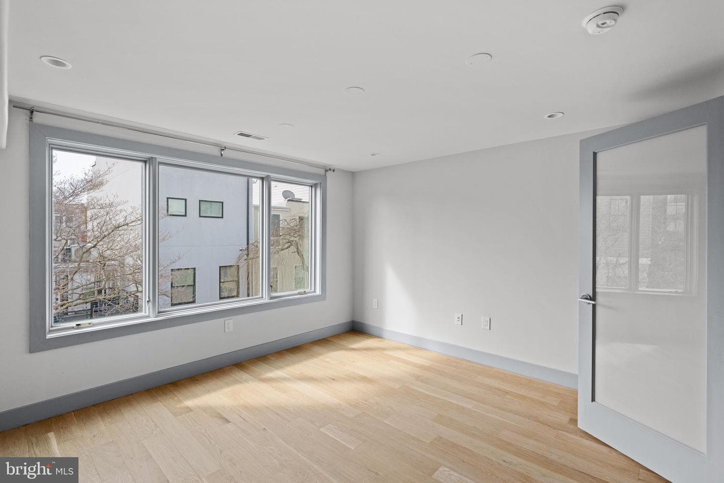 2426 Pine Street photo 24