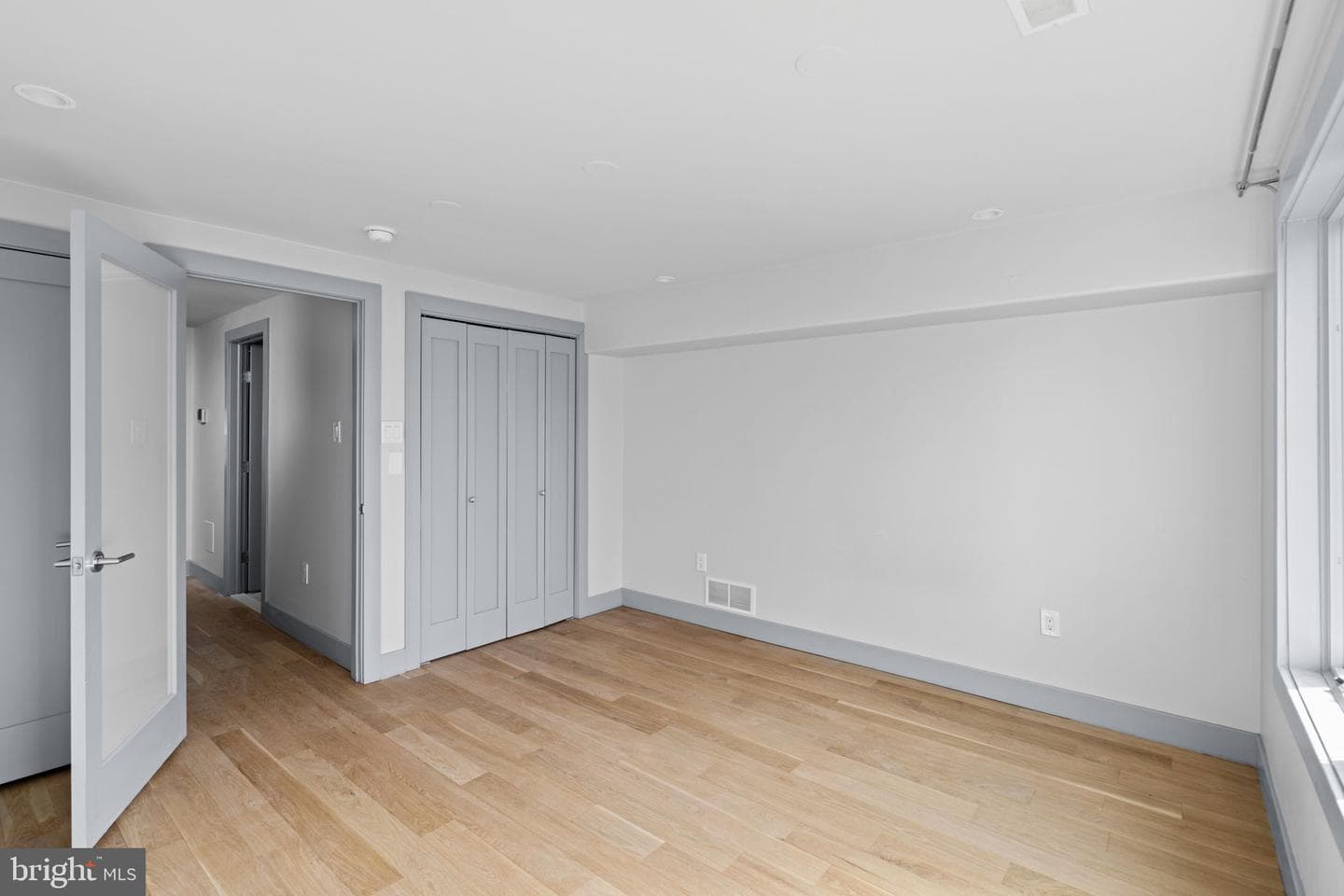 2426 Pine Street photo 25