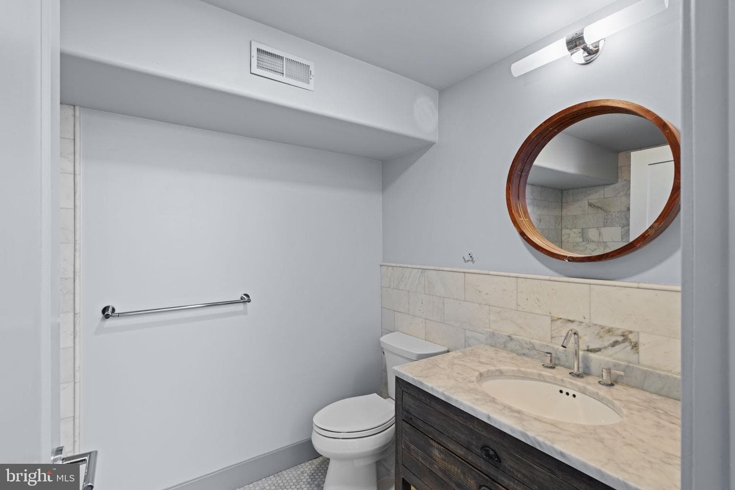 2426 Pine Street photo 26
