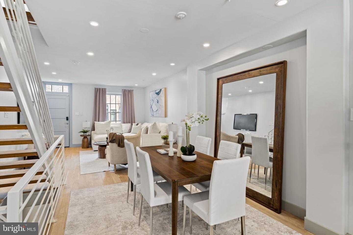2426 Pine Street photo 4