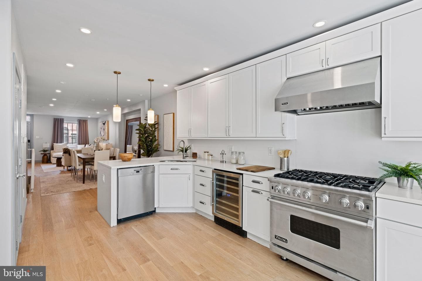 2426 Pine Street photo 9