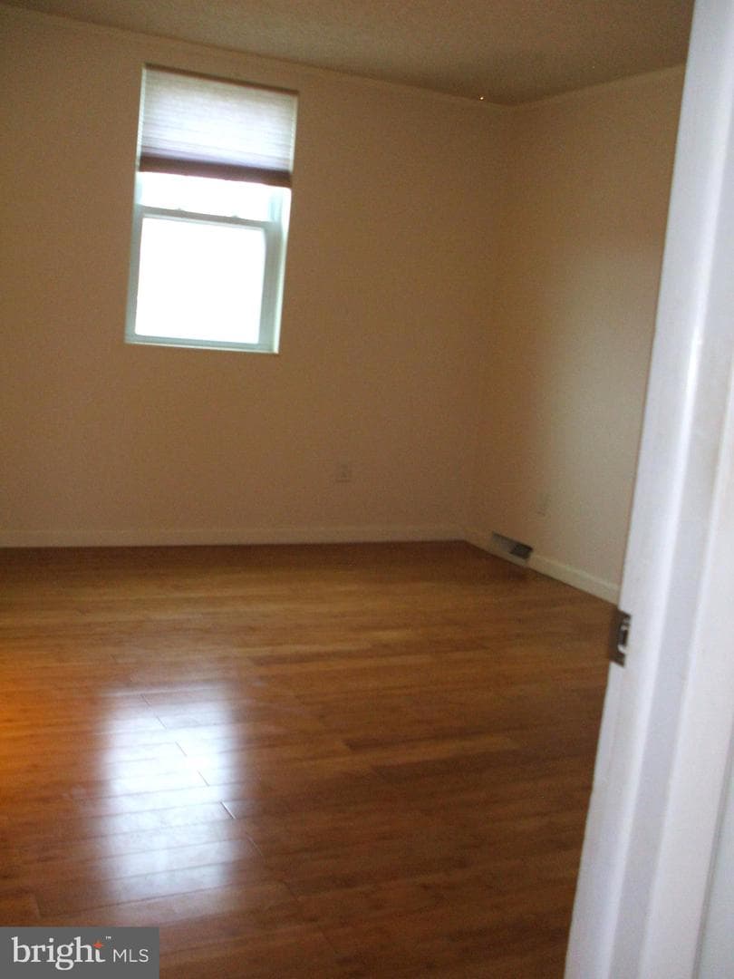 1608 Strahle Street photo 10