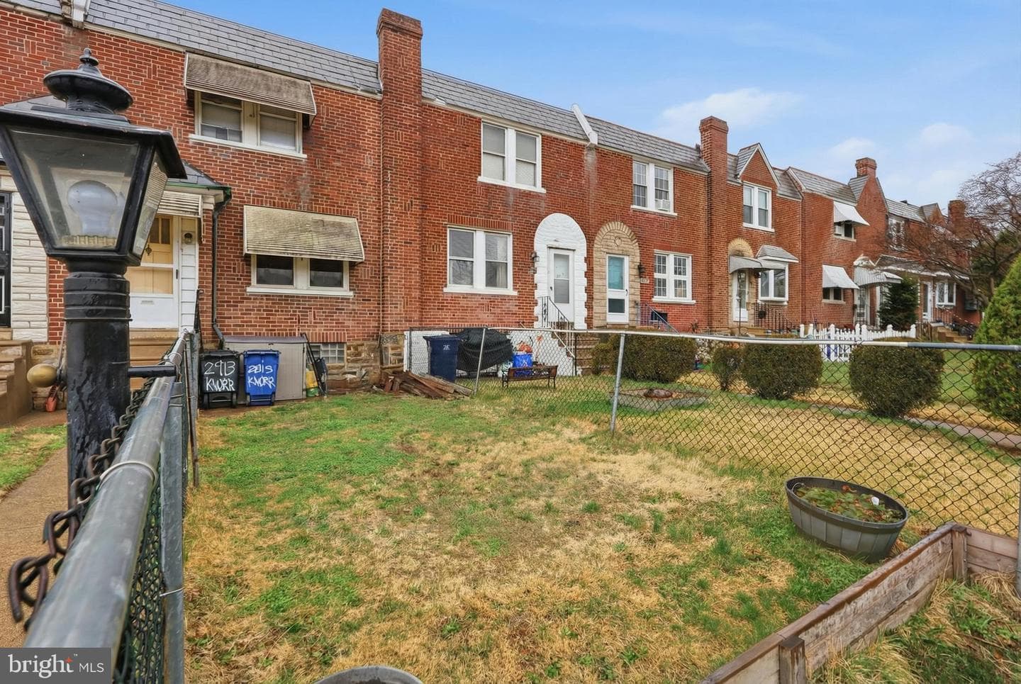 2913 Knorr Street photo 2