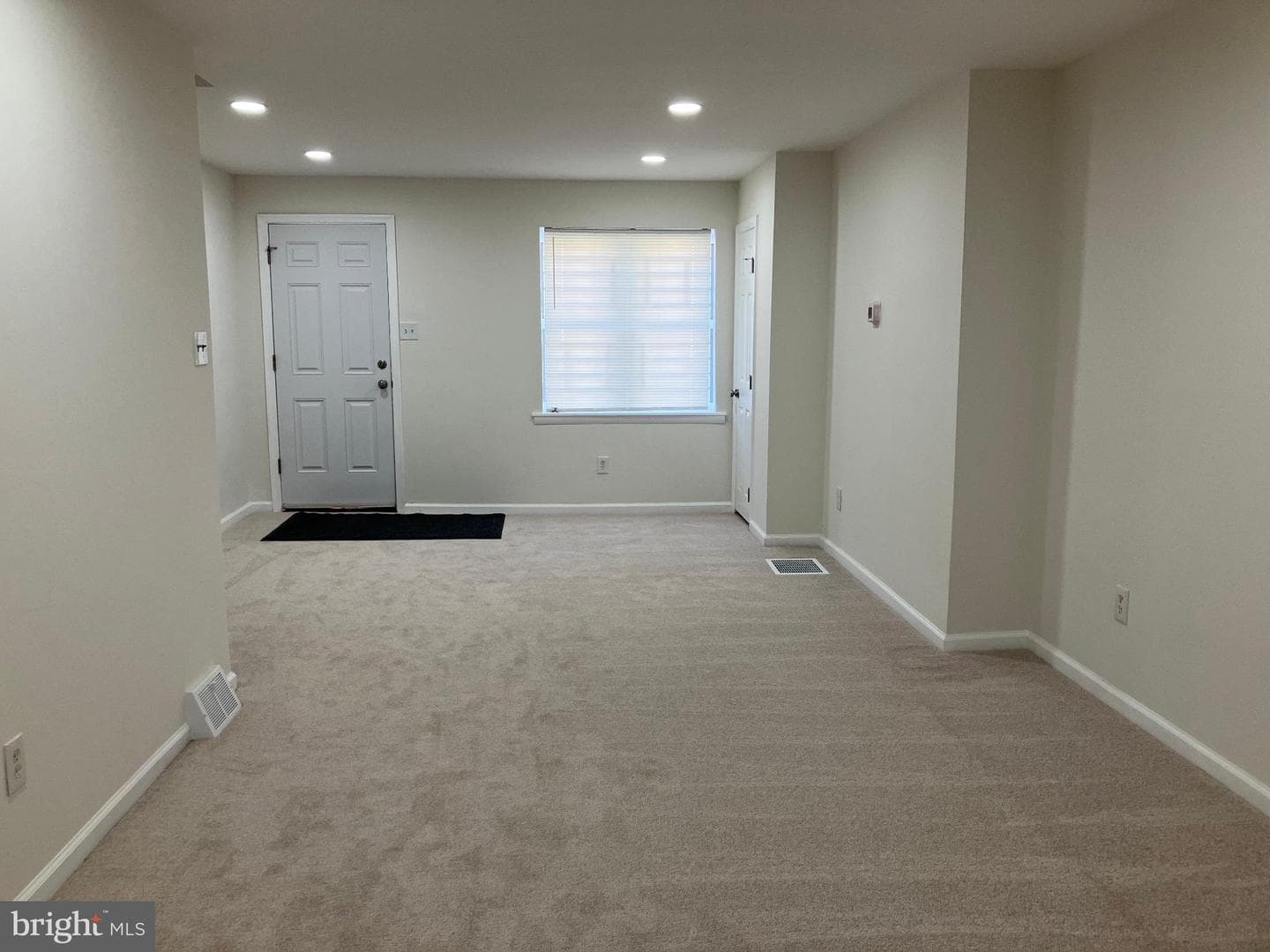 1707 N Croskey Street photo 6