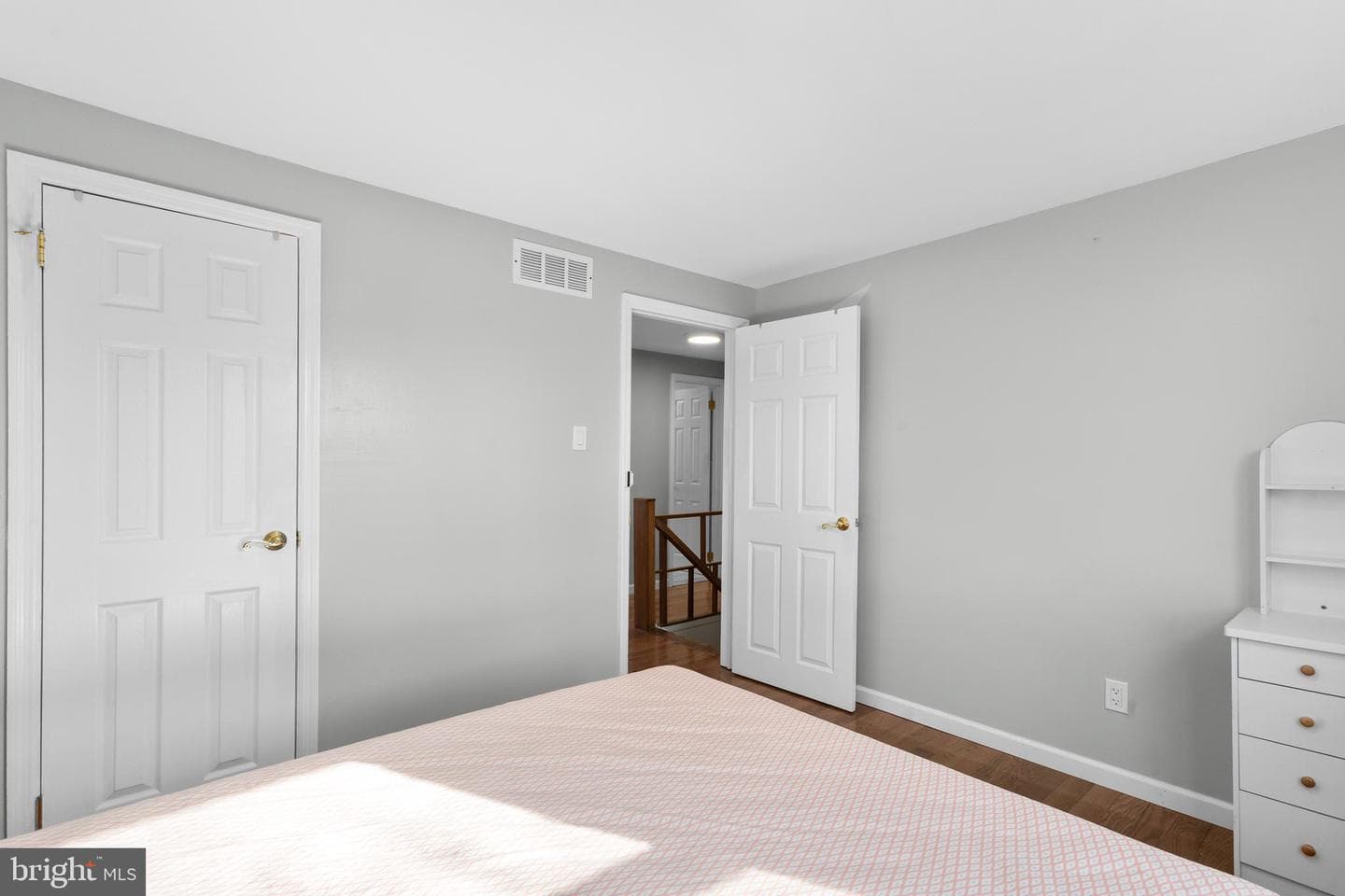1877 Sanford Street photo 12