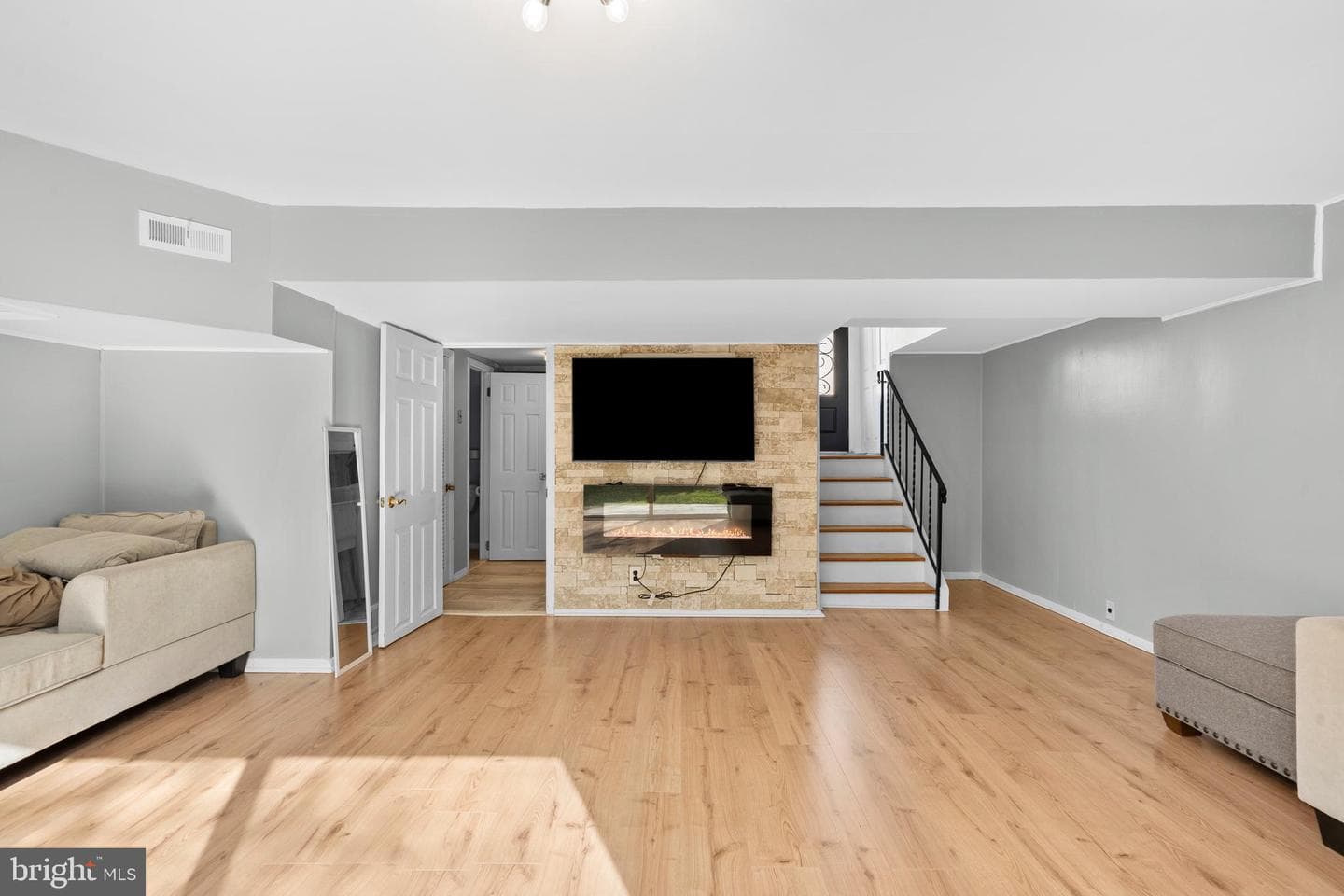 1877 Sanford Street photo 21