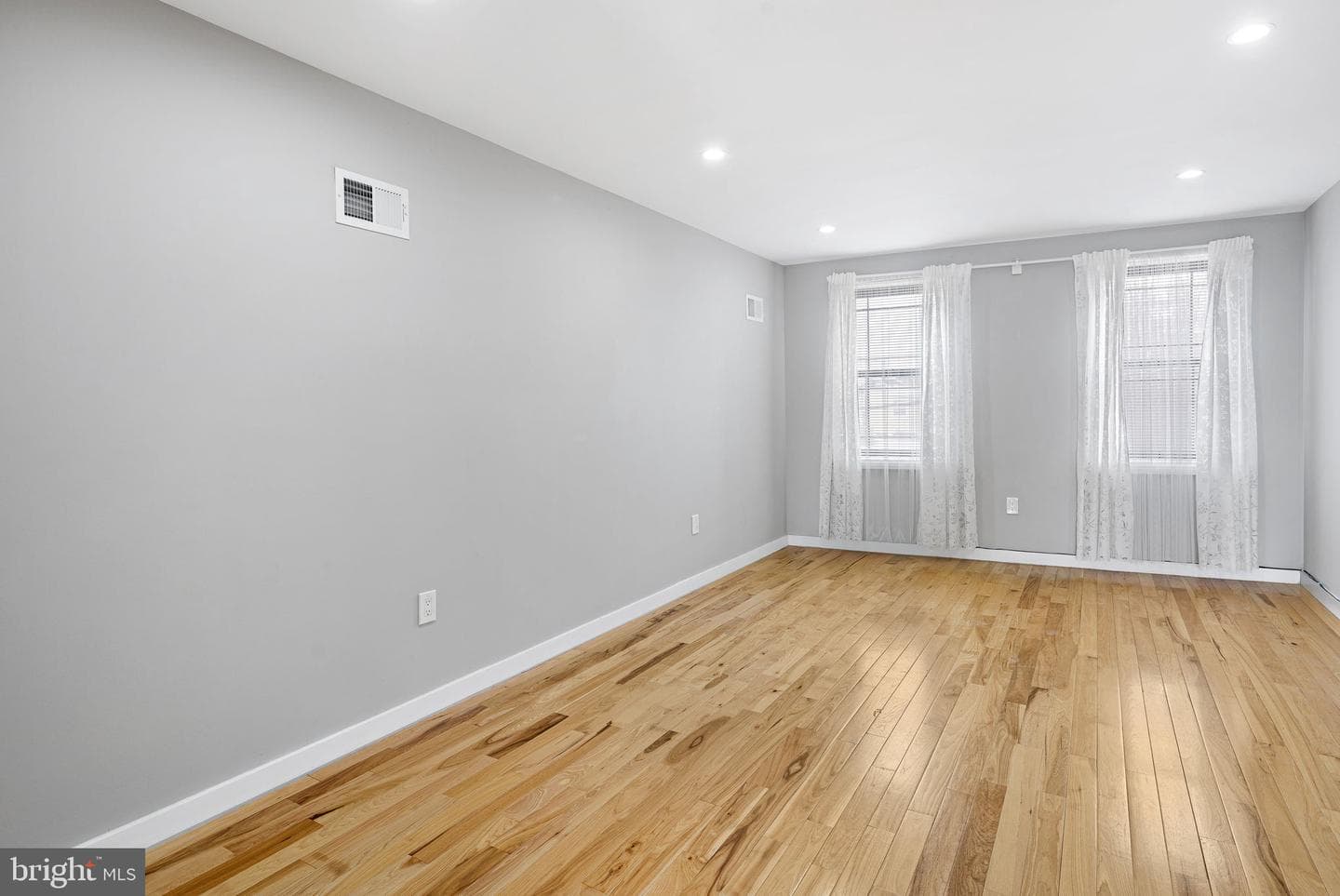 126 Tasker Street photo 32