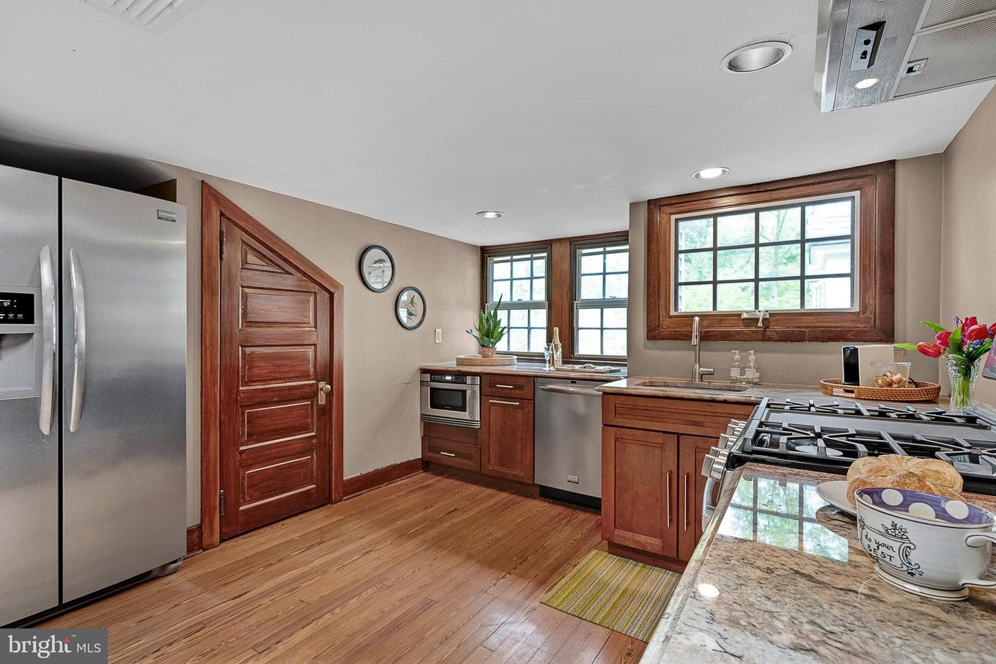 511 W Moreland Avenue photo 32
