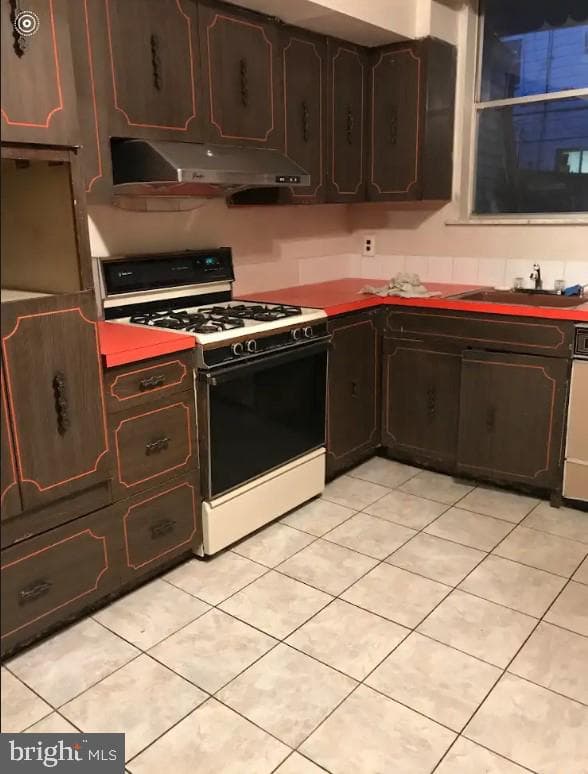 2215 S 9th Street, Philadelphia