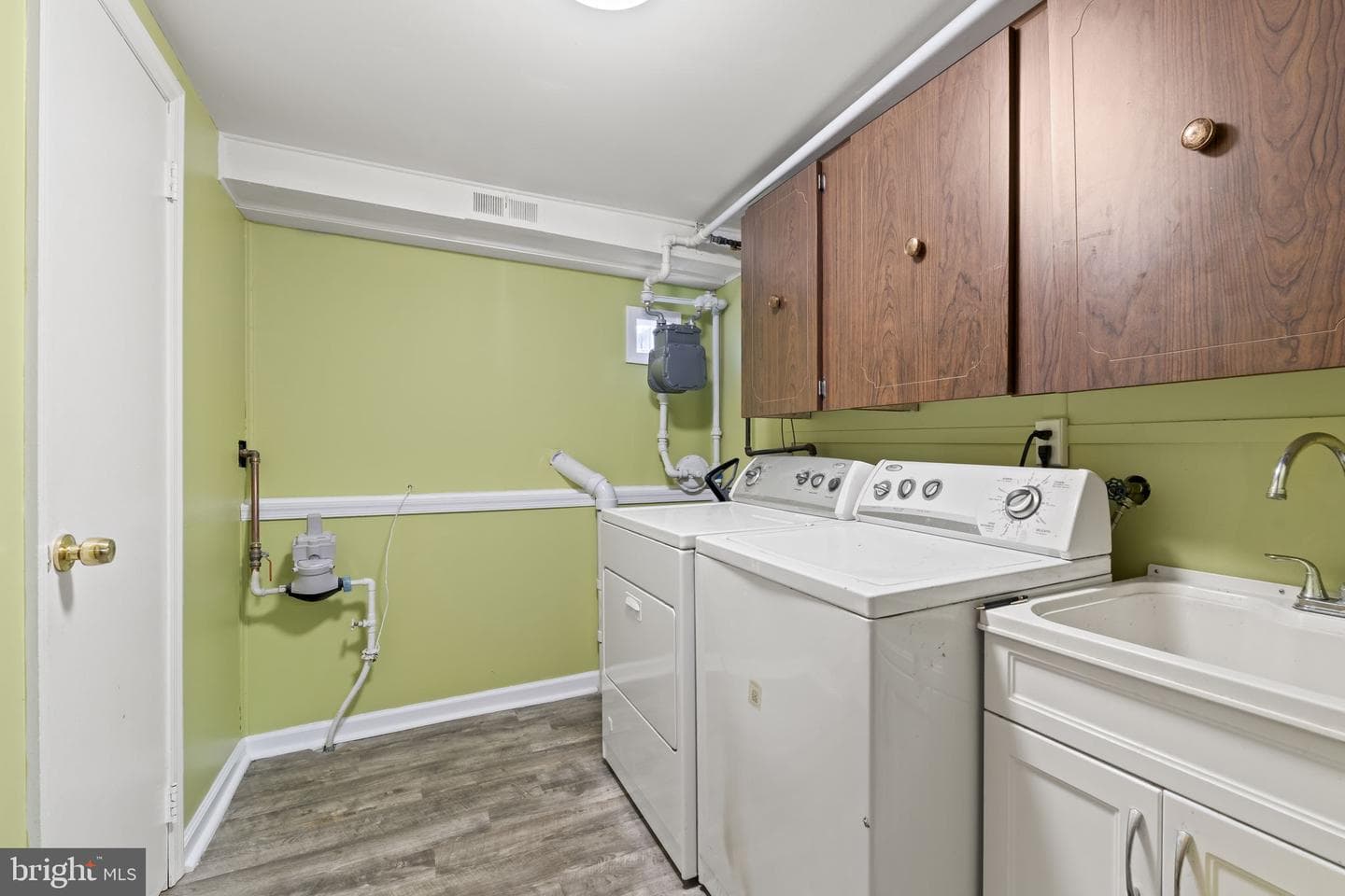 10206 Galahad Road photo 11