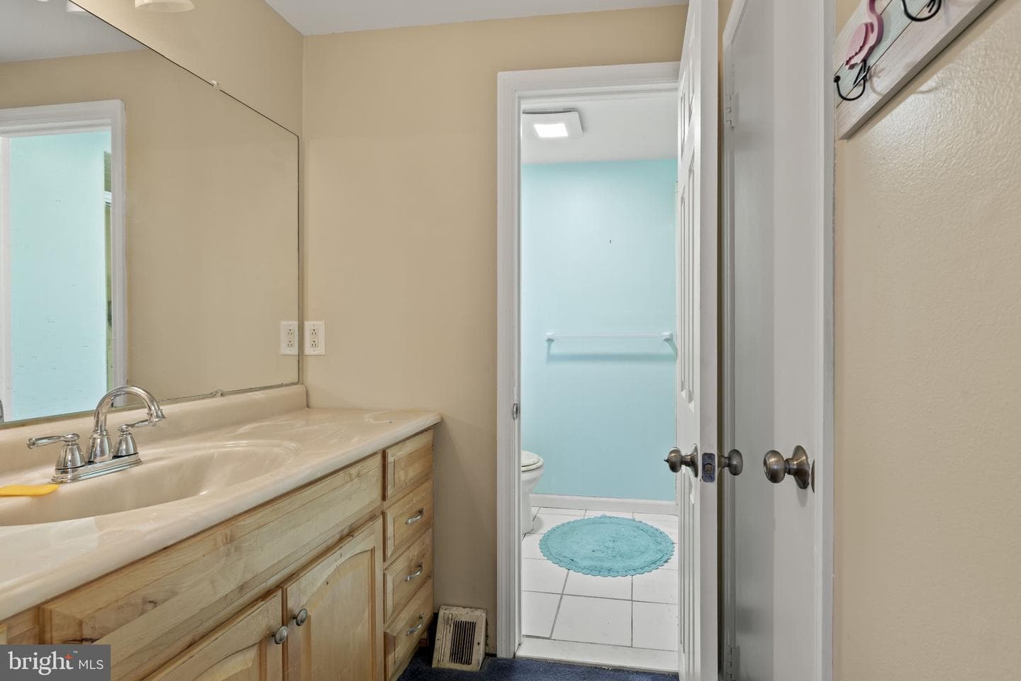 10206 Galahad Road photo 13