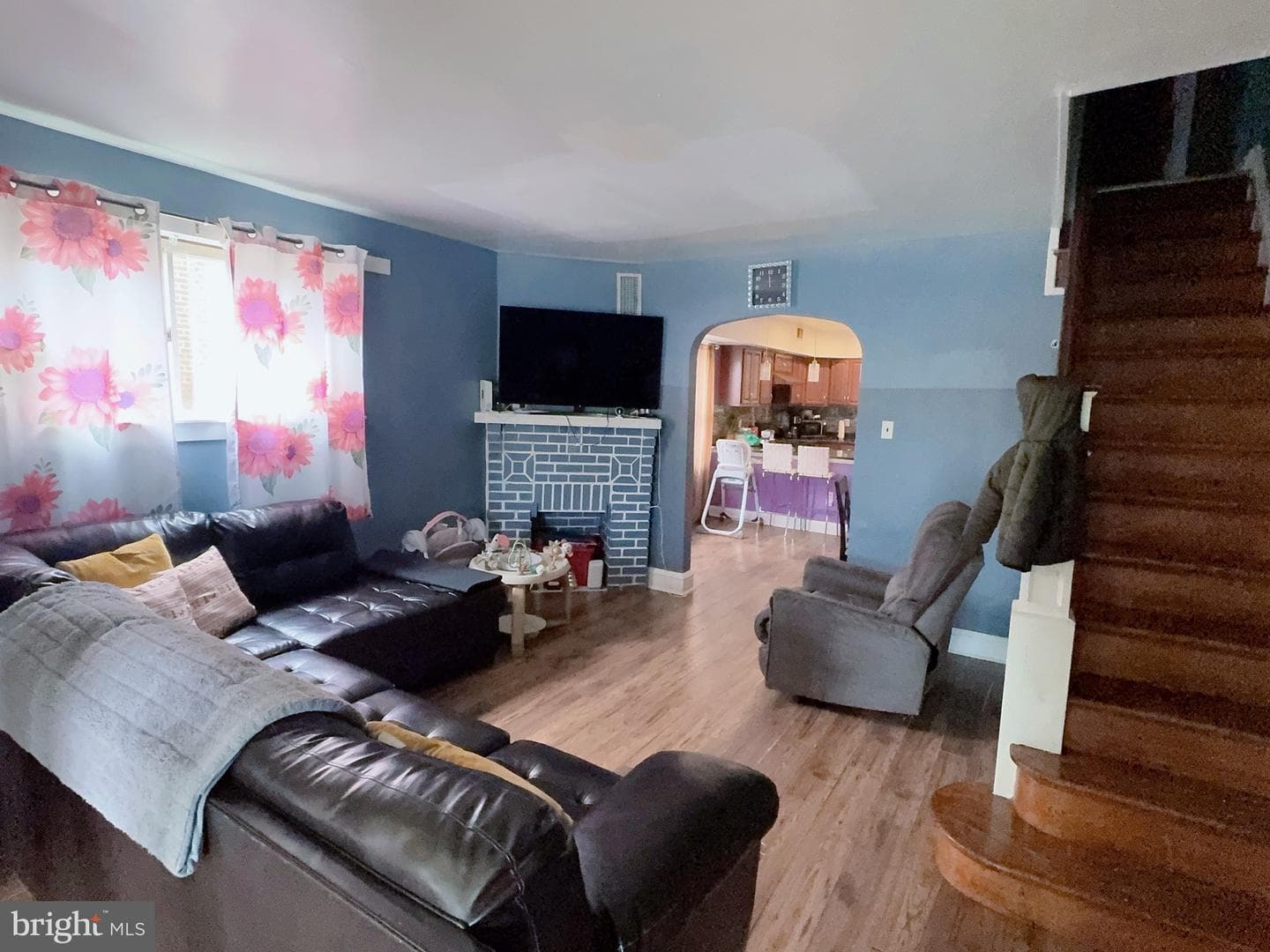 7476 Oxford Avenue photo 4