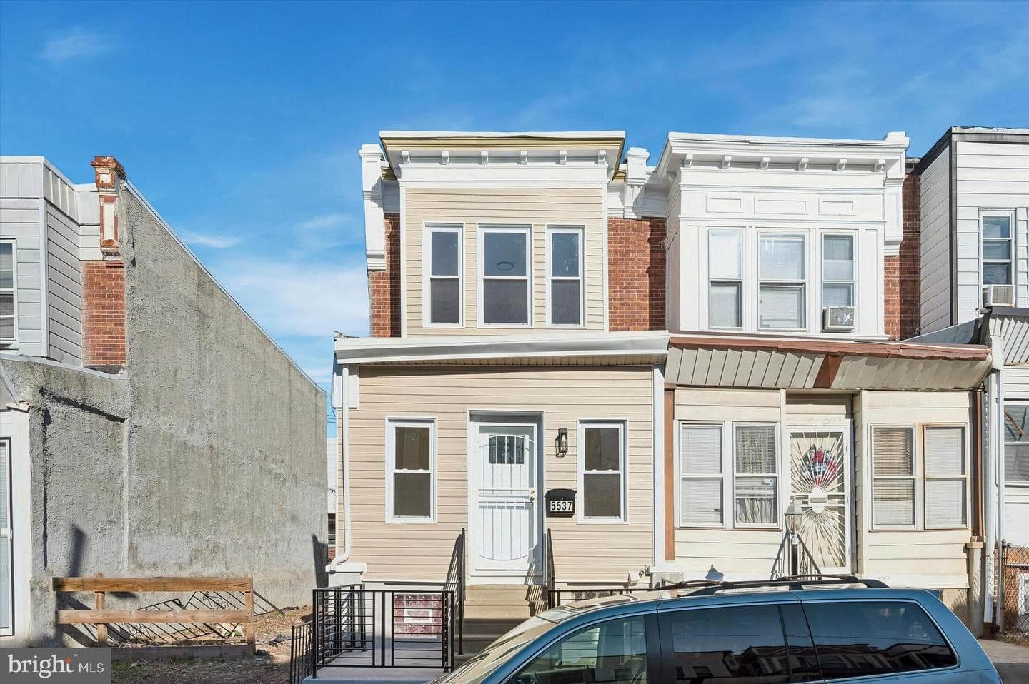 5537 Malcolm Street photo 1