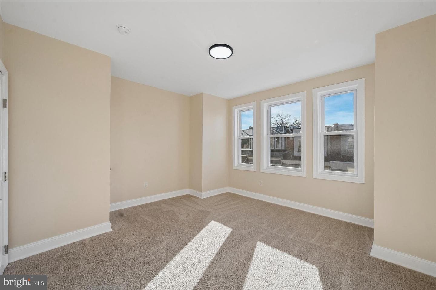 5537 Malcolm Street photo 12