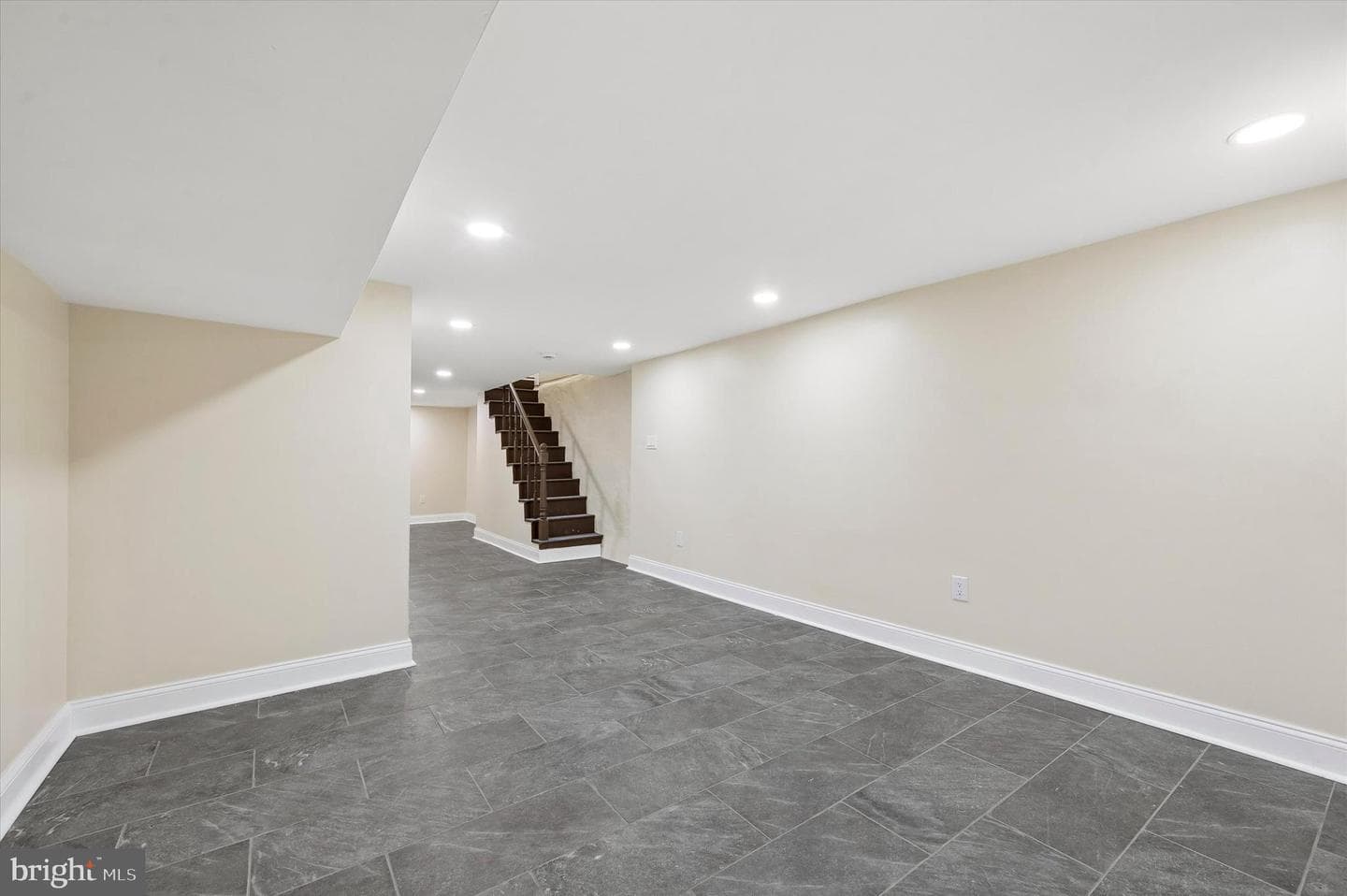 5537 Malcolm Street photo 16