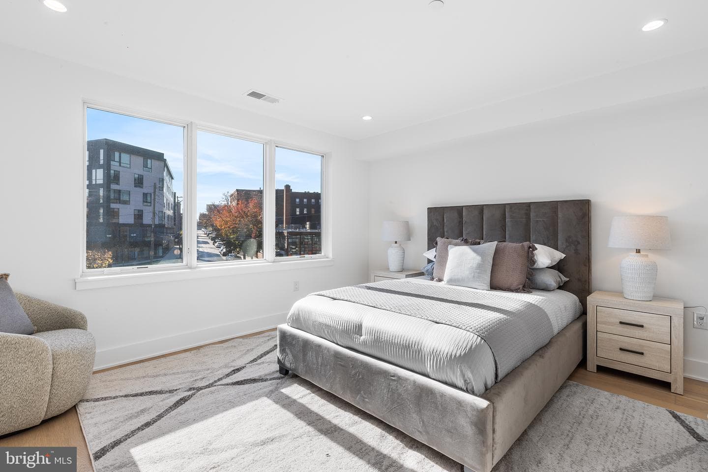 128 W Allen Street photo 19