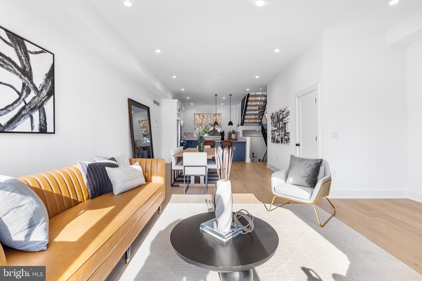 128 W Allen Street photo 8