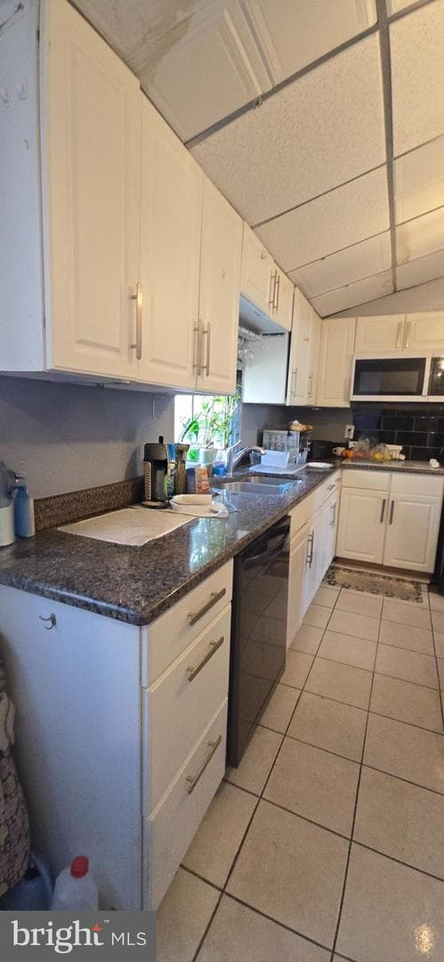 2619 E Hagert Street photo 13