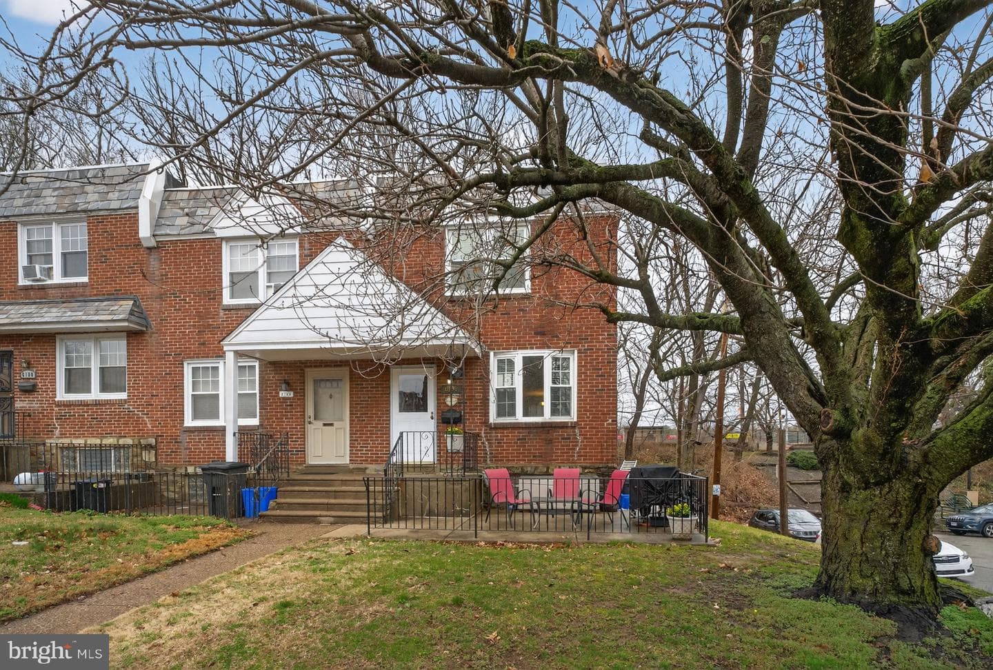 6190 Newtown Avenue photo 2