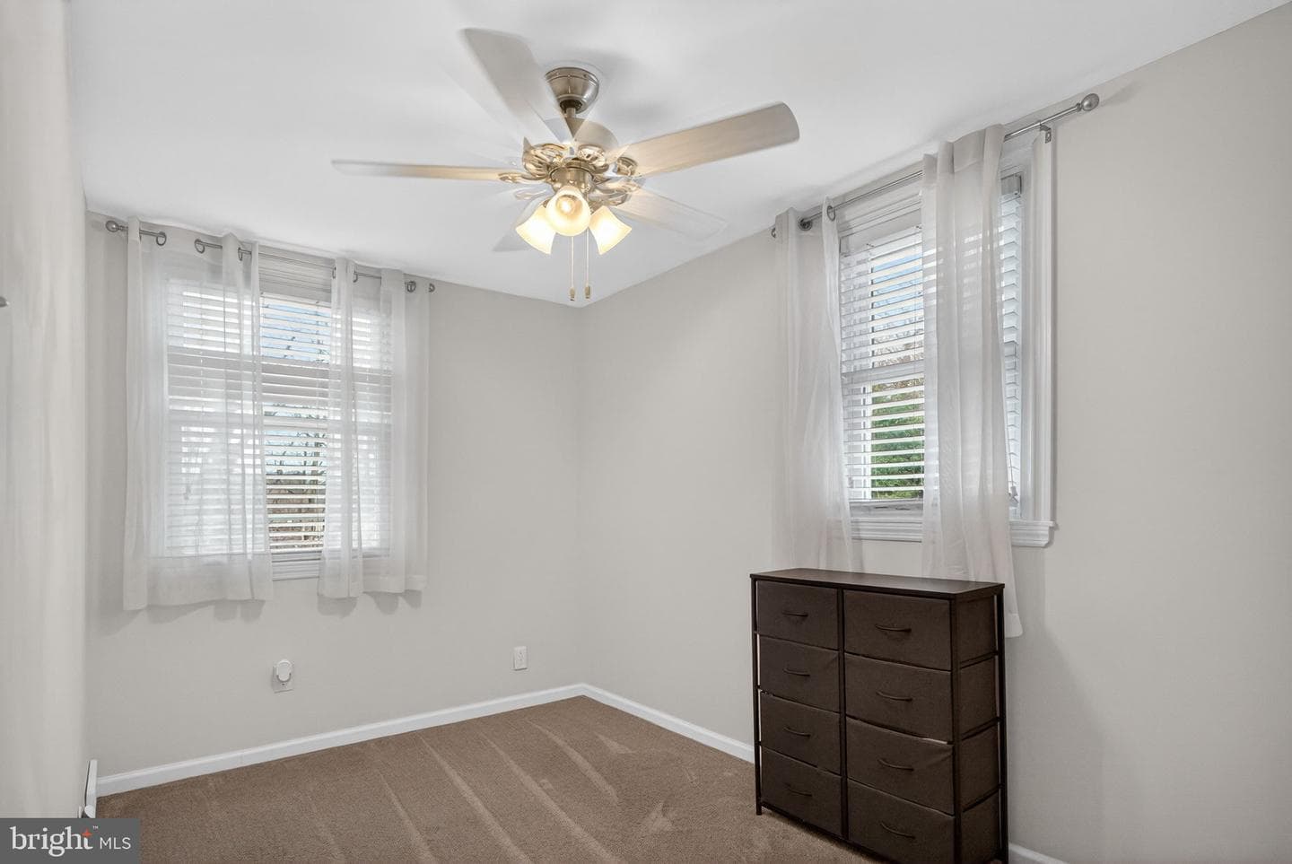 6190 Newtown Avenue photo 22