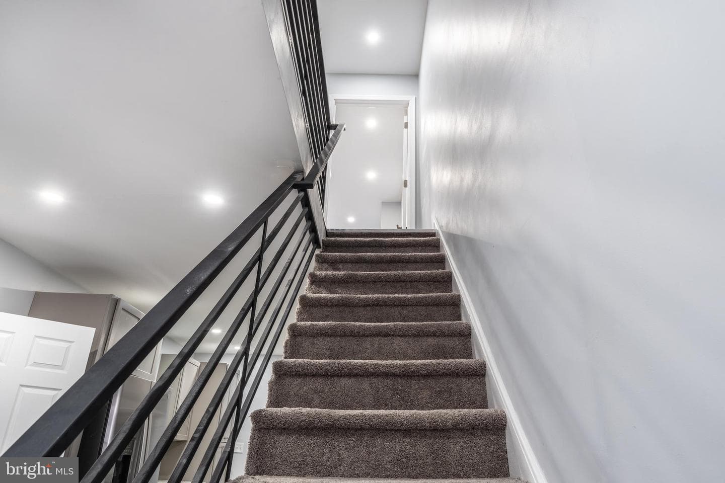 2323 Moore Street photo 11