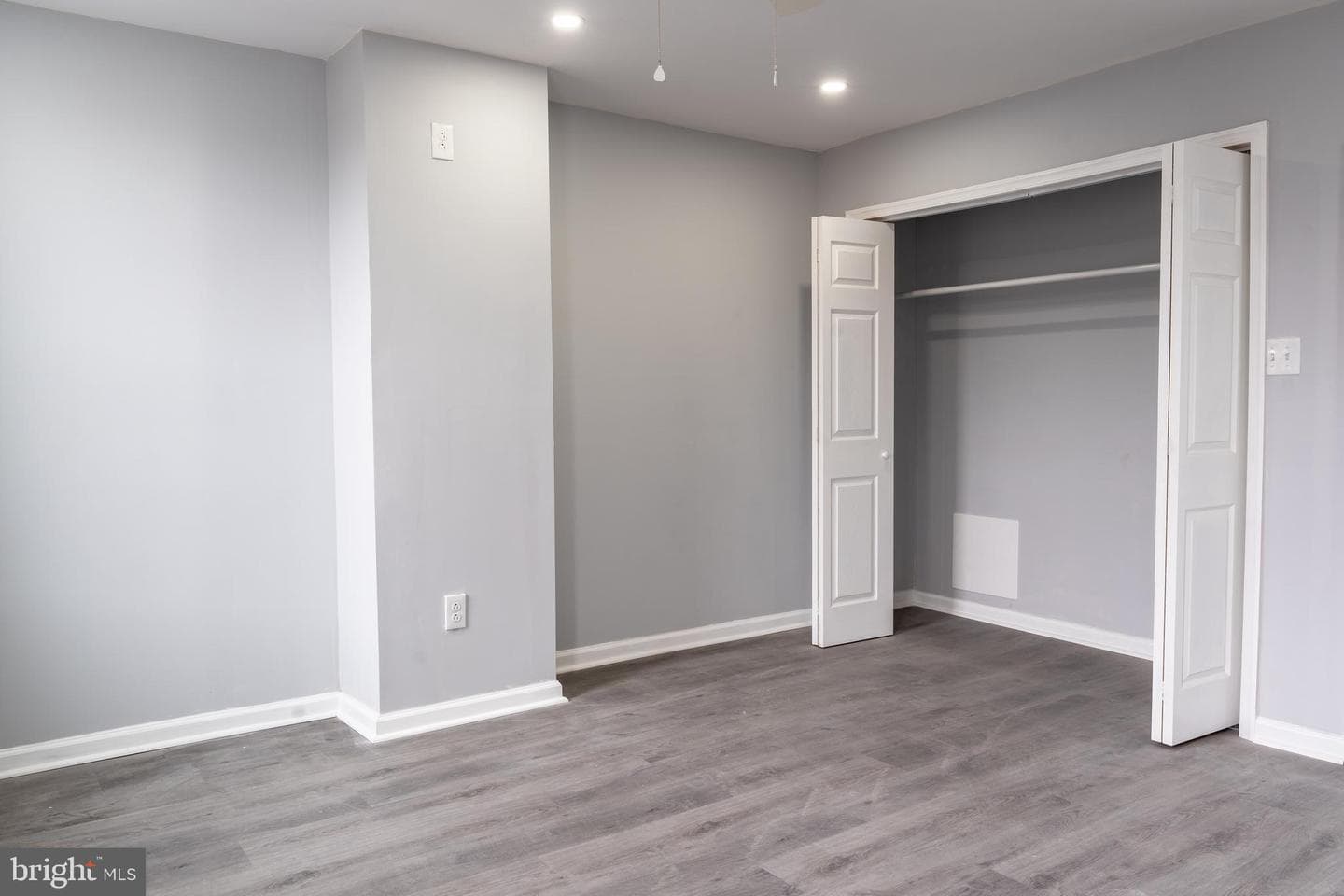 2323 Moore Street photo 14