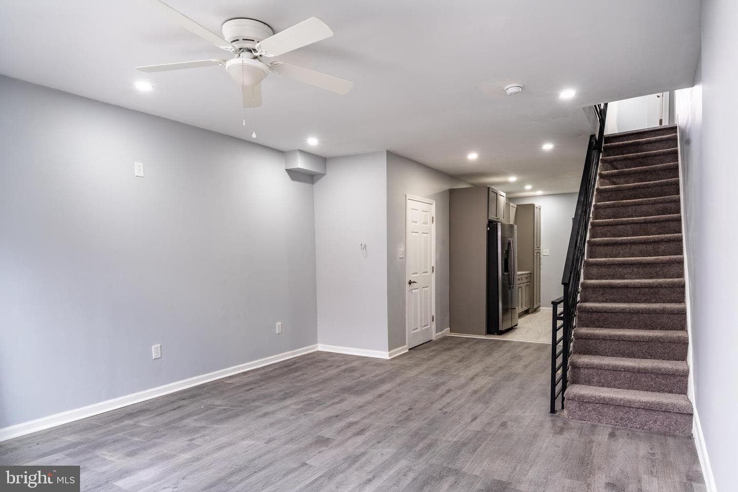 2323 Moore Street photo 2