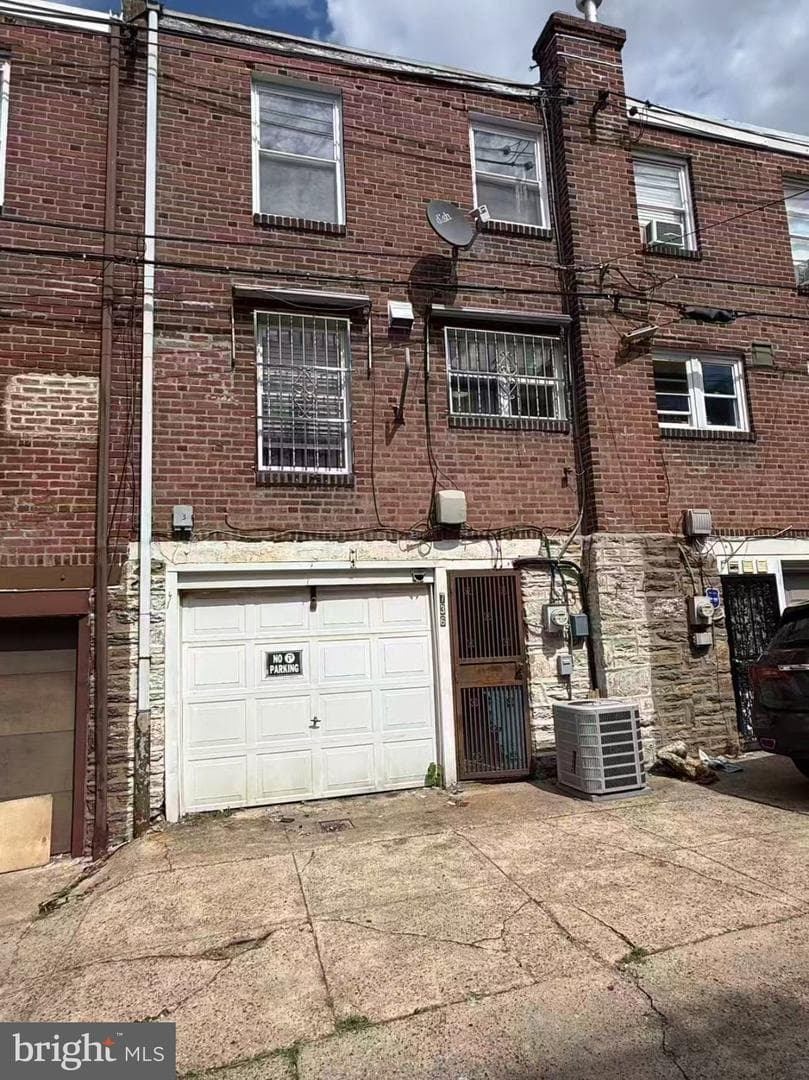 736 Landis Street photo 8