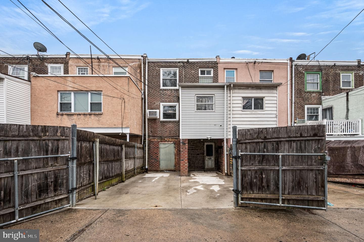 1127 Overington Street photo 24