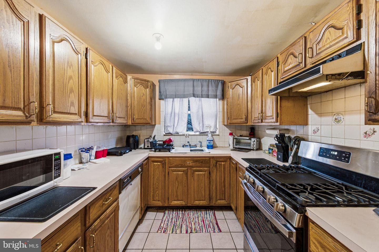 1127 Overington Street photo 7