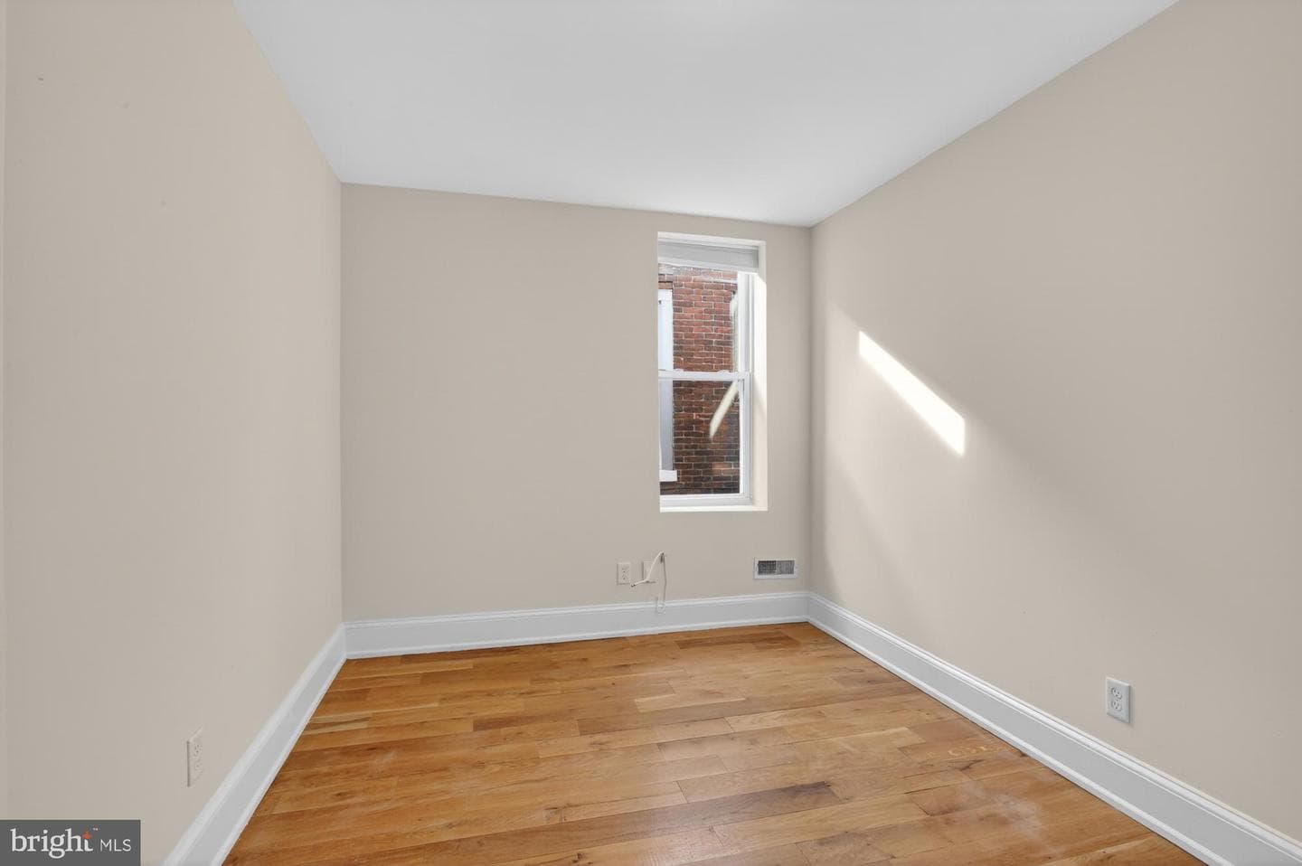 5224 Catharine Street photo 38