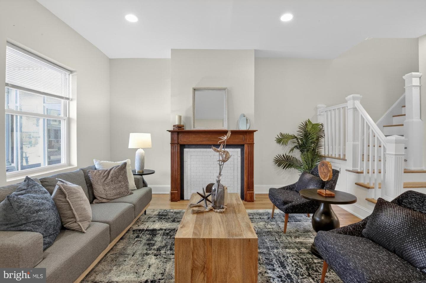 5224 Catharine Street photo 4
