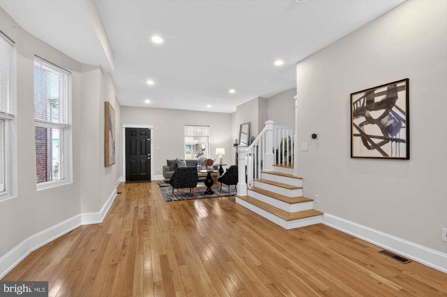 5224 Catharine Street photo 9