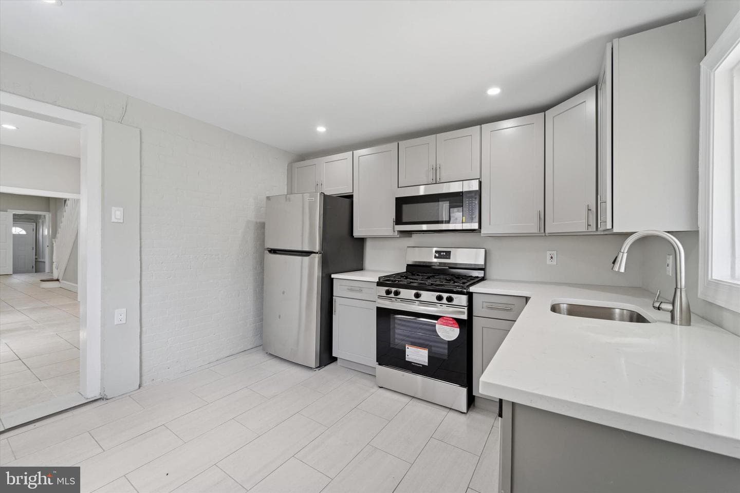 2865 Jasper Street photo 6