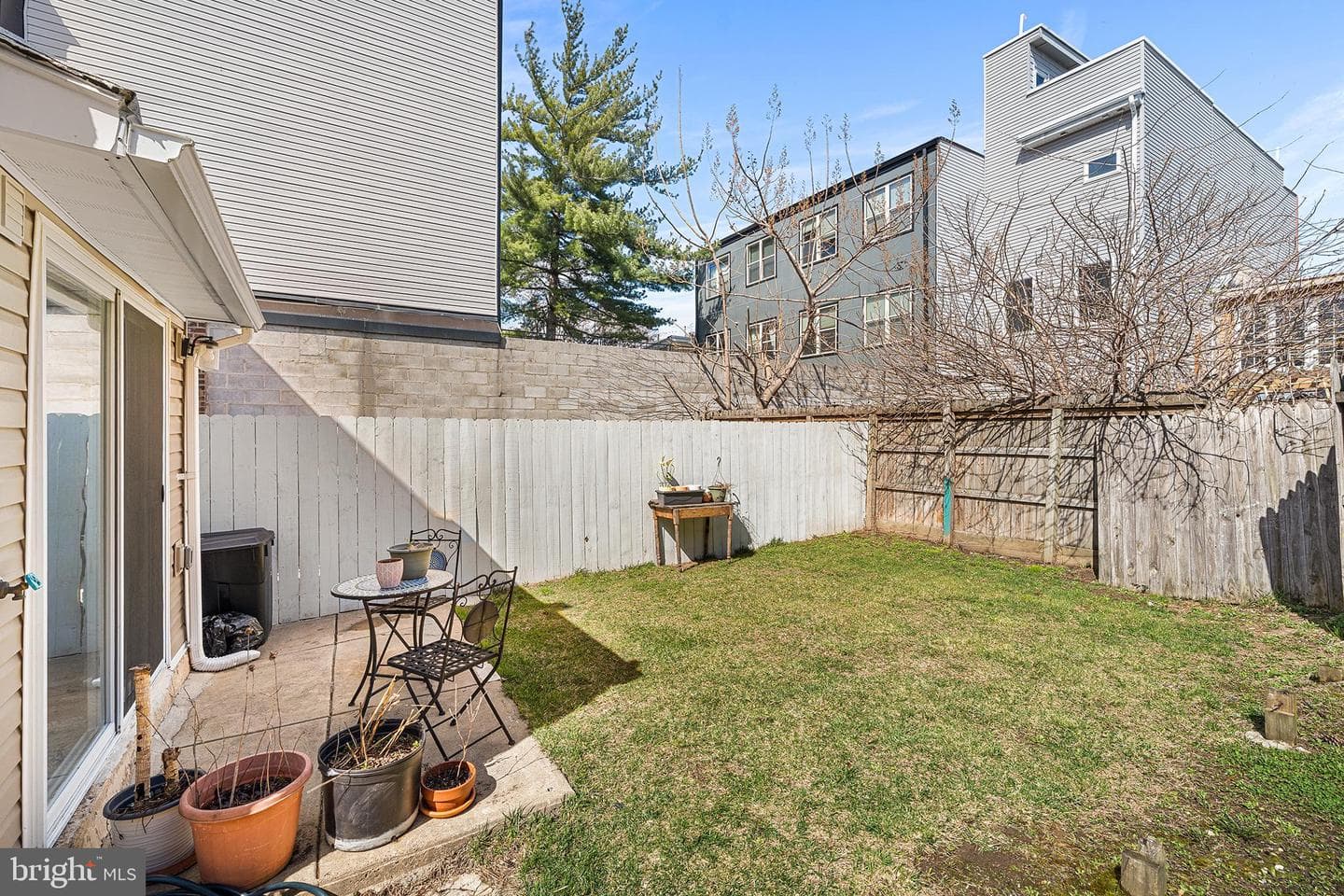 2037 E Fletcher Street photo 17