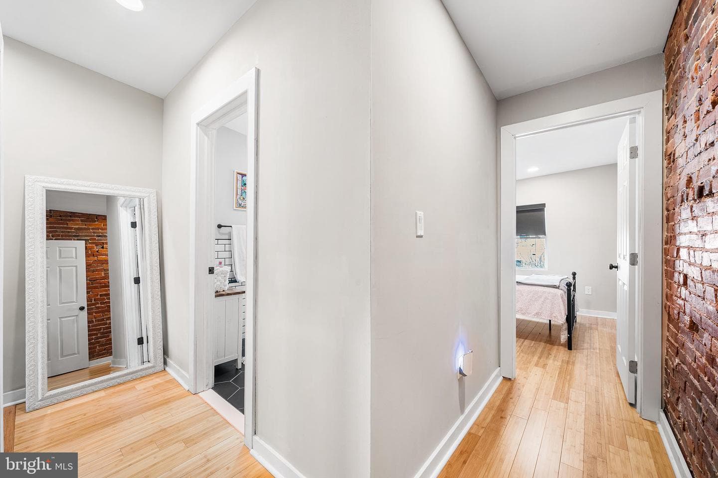 2037 E Fletcher Street photo 28
