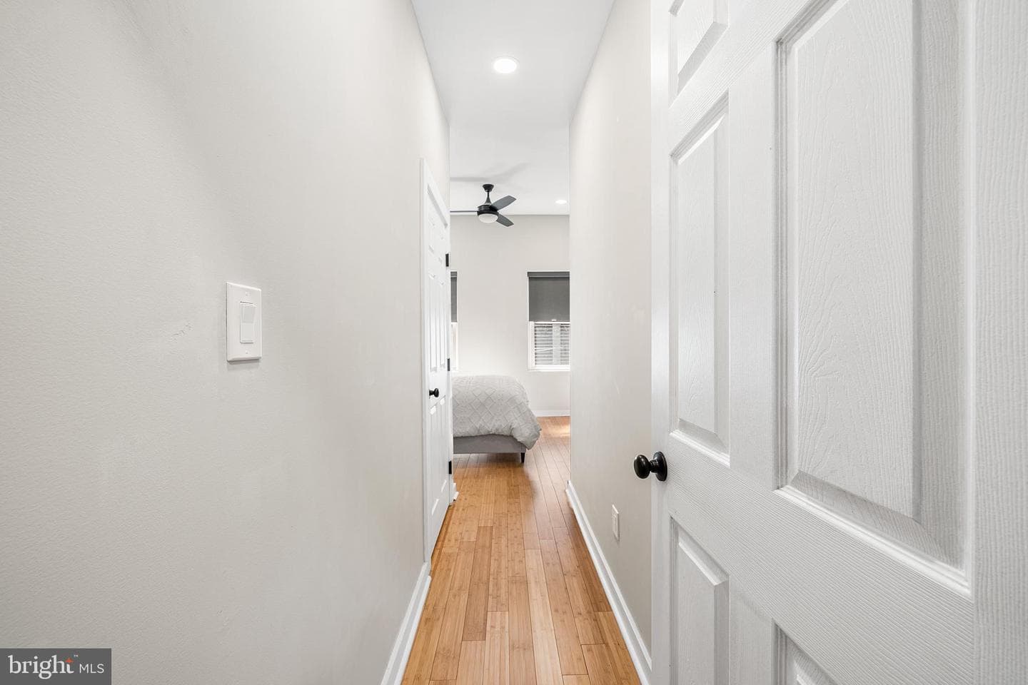 2037 E Fletcher Street photo 29