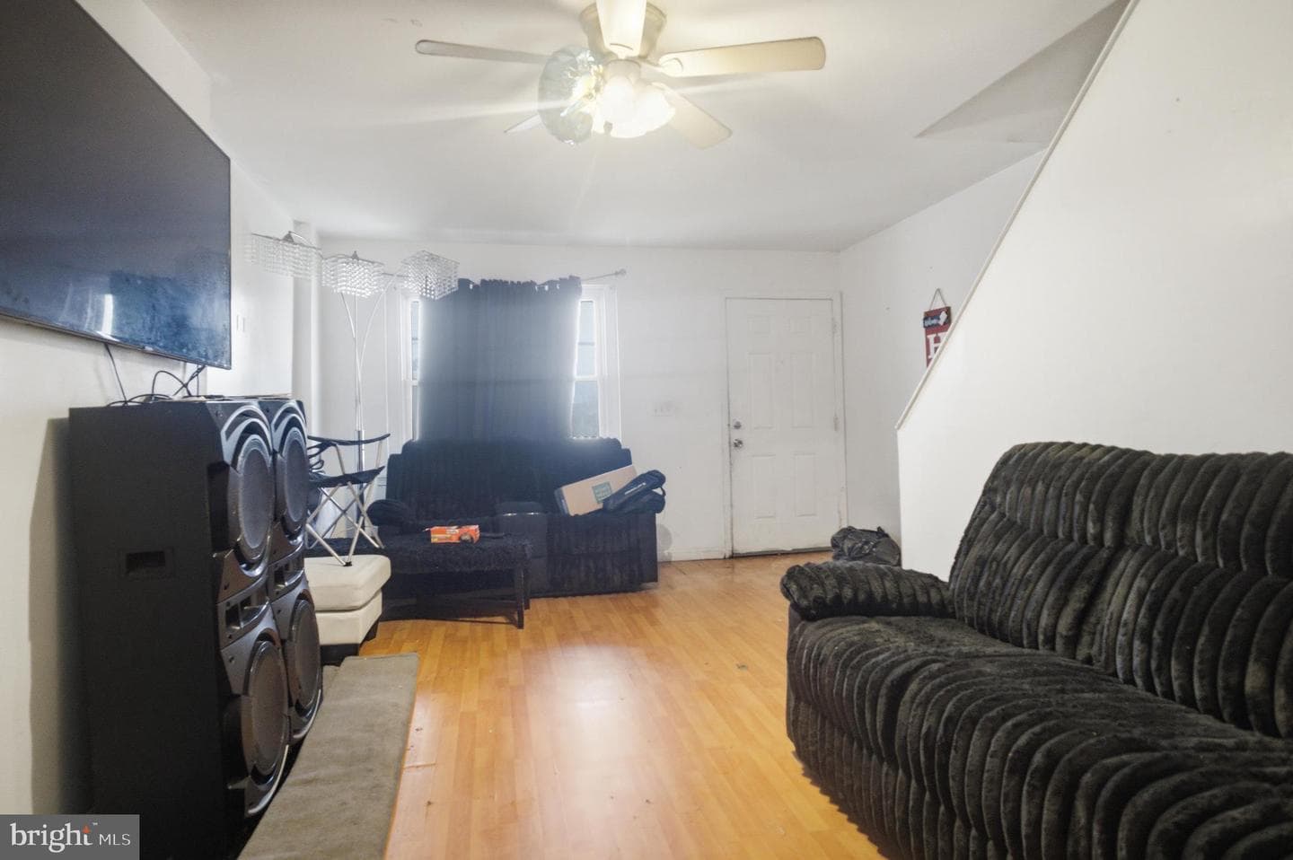 5153 W Columbia Avenue photo 4