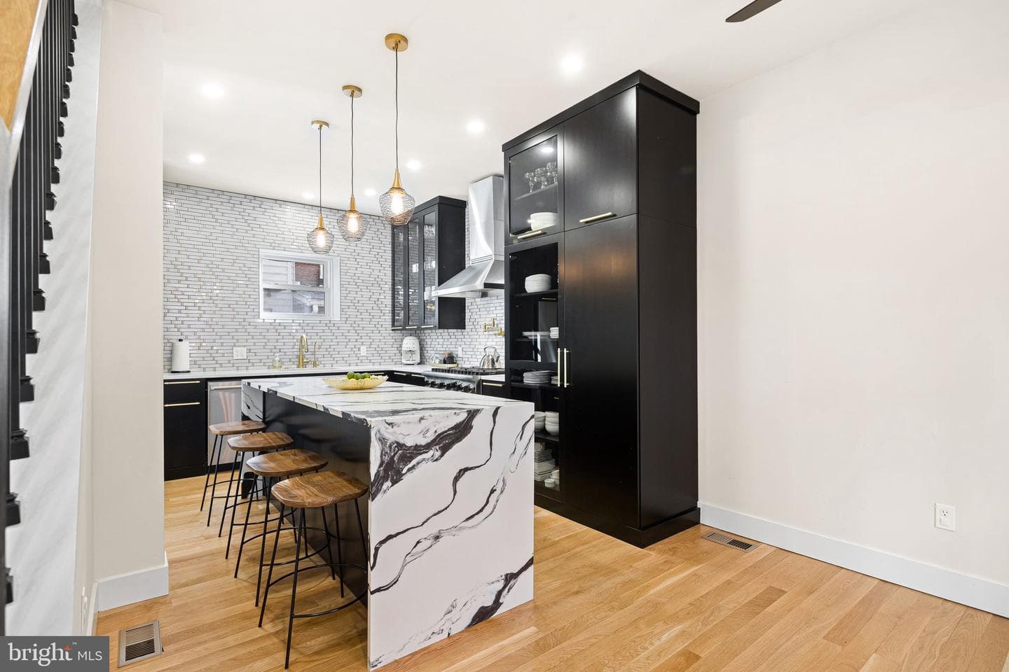 2314 Madison Square photo 2