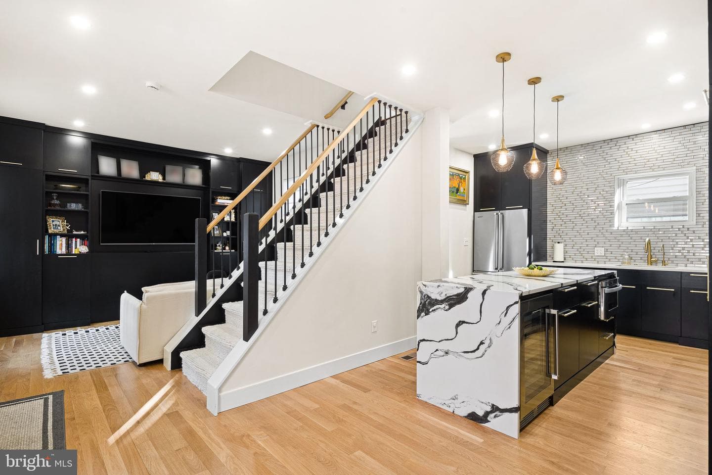 2314 Madison Square photo 3