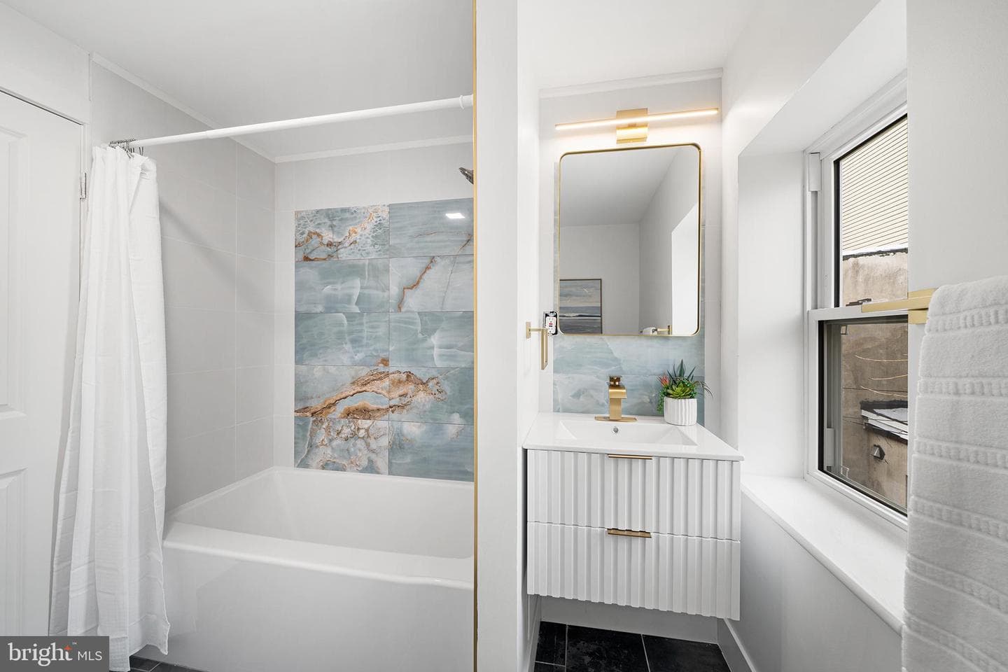 335 Greenwich Street photo 22