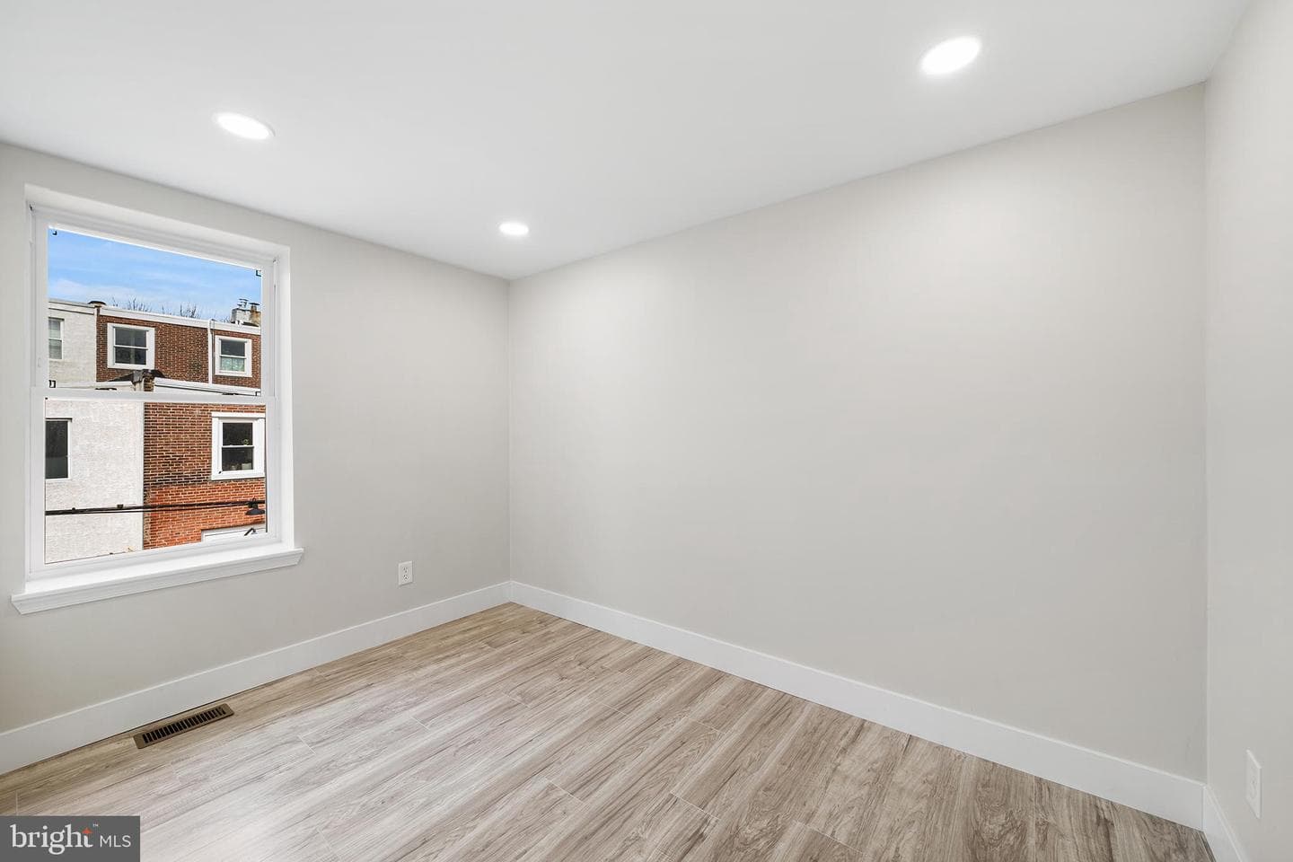 335 Greenwich Street photo 23