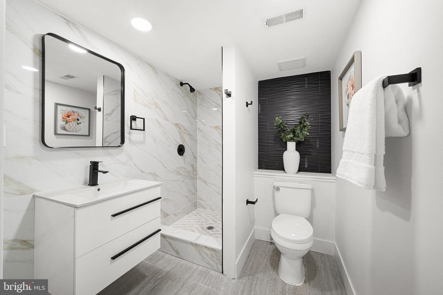 335 Greenwich Street photo 27