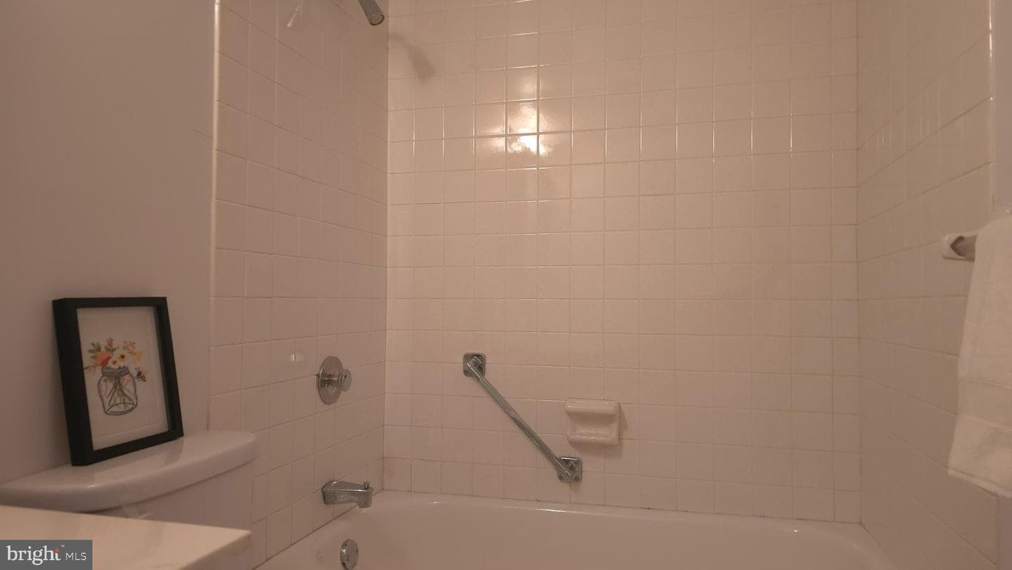 1420 Locust Street #9n photo 17