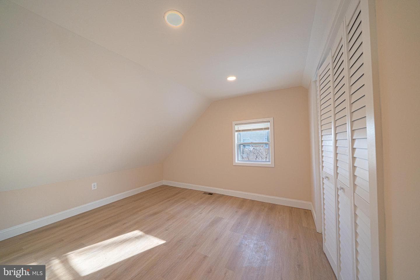 9328 Academy Road photo 10
