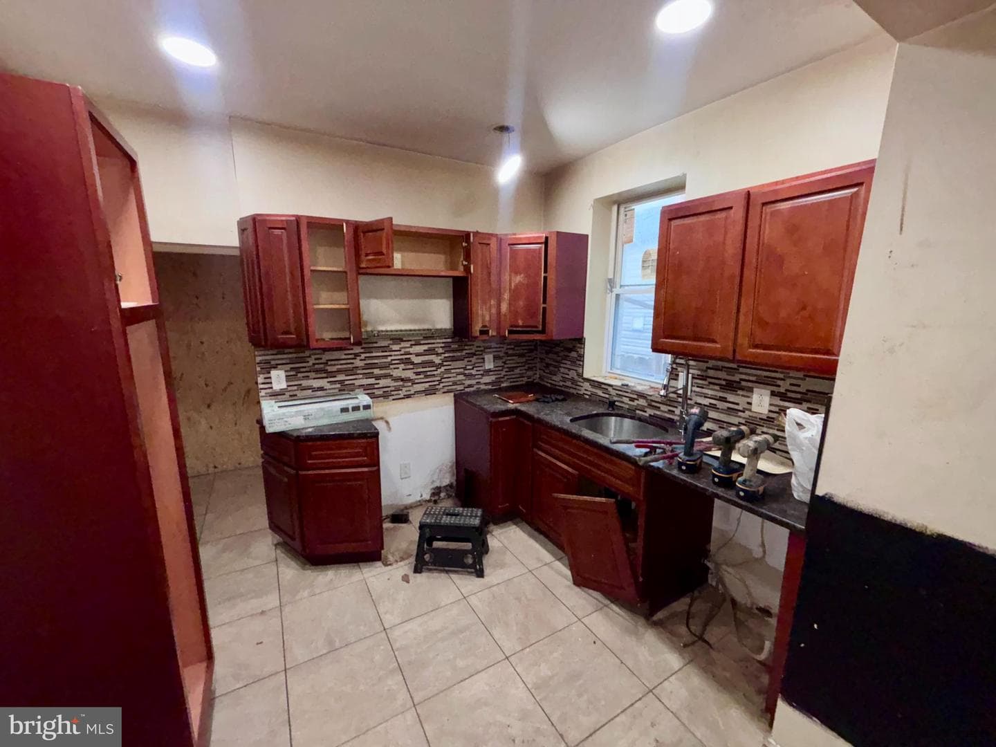 3842 N Franklin Street photo 9