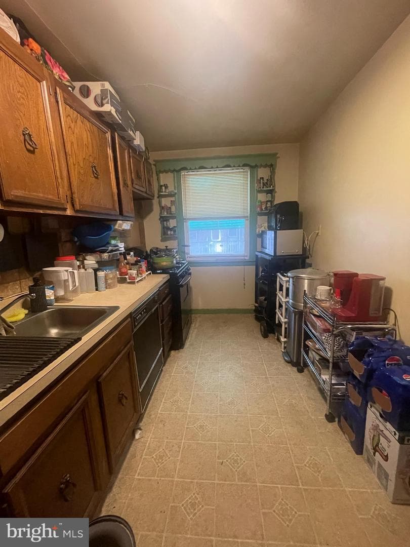 890 Carver Street photo 3