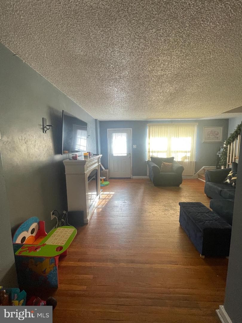 1245 Hale Street photo 4