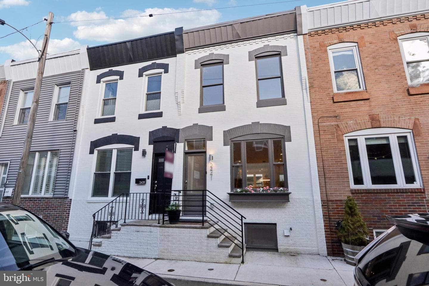 2441 S Clarion Street photo 3