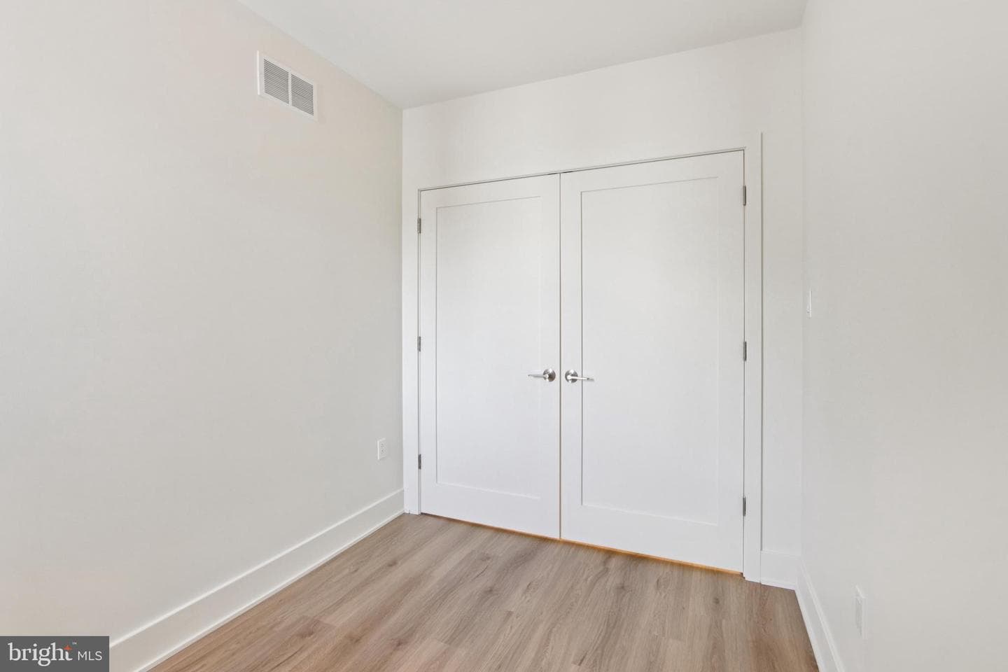 2441 S Clarion Street photo 39